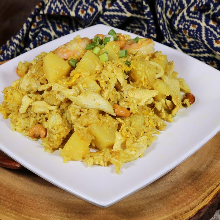 Pineapple Fried Rice: A Thai Delight